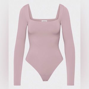 Babaton | CONTOUR Square Neck Bodysuit - Claremont